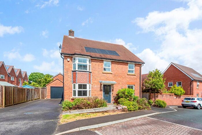 4 Bedroom Detached House For Sale In Leachman Way, Petersfield, Hampshire, GU31