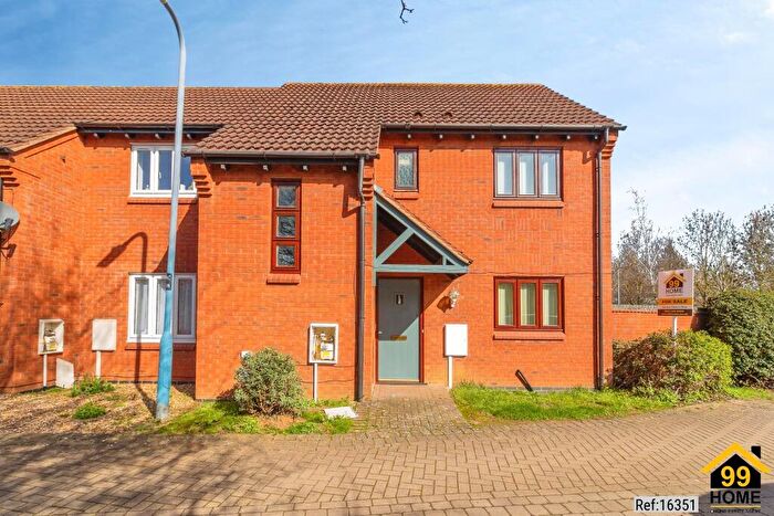 3 Bedroom Semi Detached House For Sale In Ravenglass Croft, Milton Keynes, Buckinghamshire, MK10