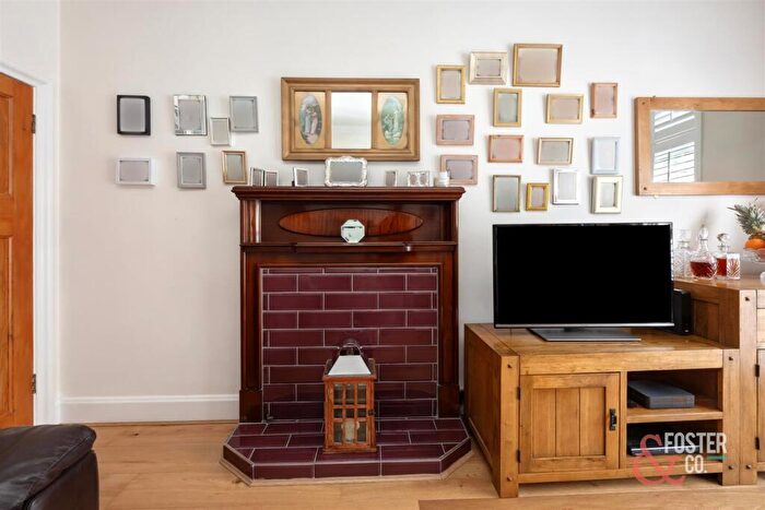 2 Bedroom Flat For Sale In Montefiore Road, Hove, BN3