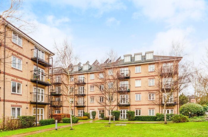 2 Bedroom Flat For Sale In Worcester Close, Crystal Palace, London, SE20