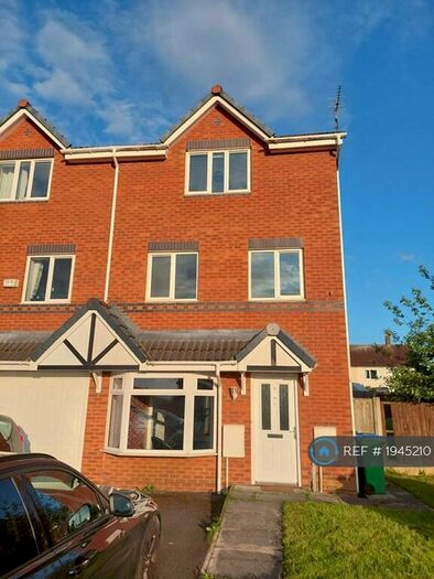 4 Bedroom Semi-Detached House To Rent In Cauldale Close, Manchester, M24