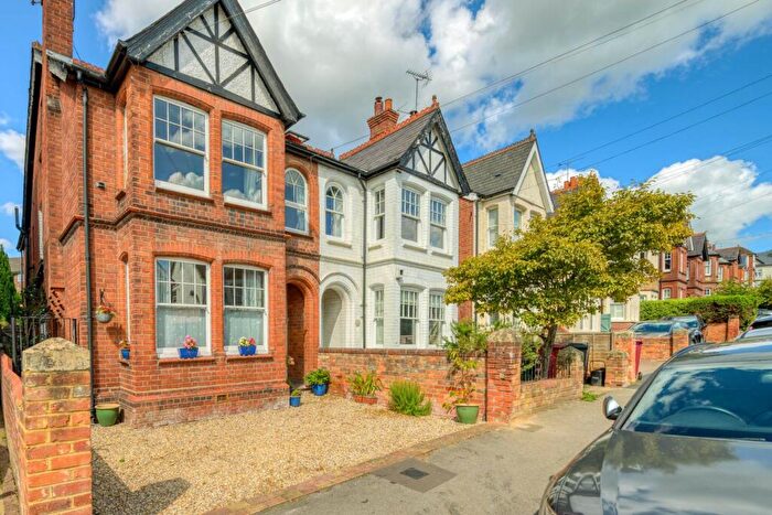 5 Bedroom Semi-Detached House For Sale In St Anne`s Road, Caversham, RG4
