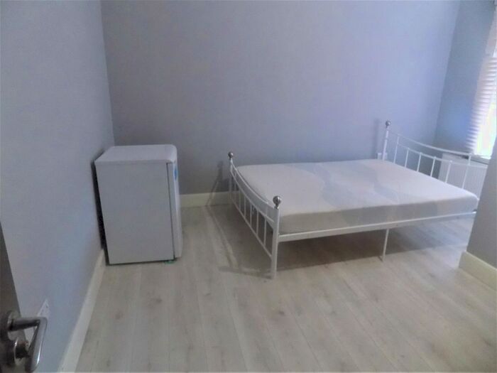 1 Bedroom Studio To Rent In Biscot Road, Luton, Bedfordshire, LU3