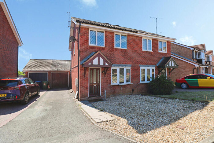 2 Bedroom Semi-Detached House For Sale In Poppy Drive, Rugby, CV23