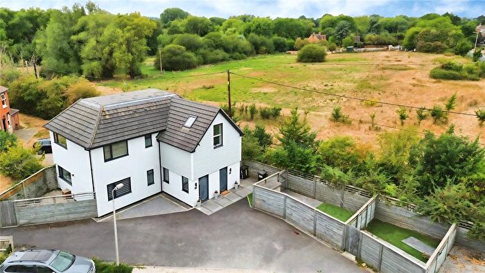 2 Bedroom Maisonette For Sale In Lower Way, Thatcham, Berkshire, RG19