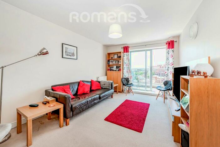 2 Bedroom Flat To Rent In Brand House, GU14