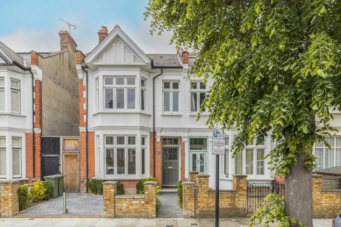 4 Bedroom Property To Rent In Sedgeford Road, London, W12