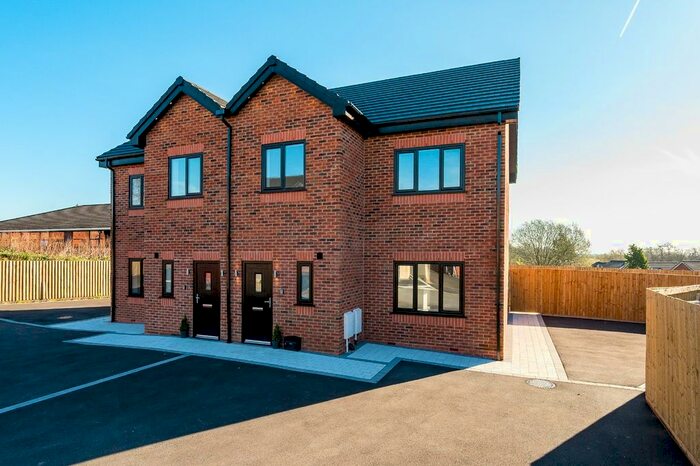 3 Bedroom Semi-Detached House To Rent In Lady Lane, Wigan, Lancashire, WN3