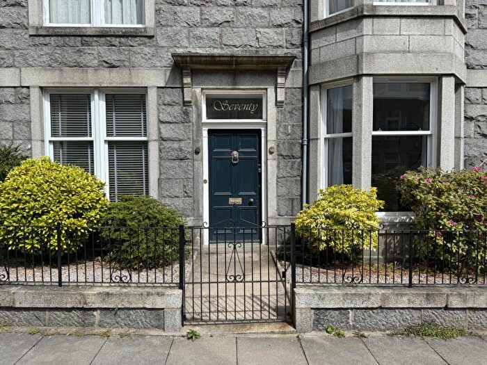 3 Bedroom Ground Maisonette For Sale In Whitehall Road, Aberdeen, AB25