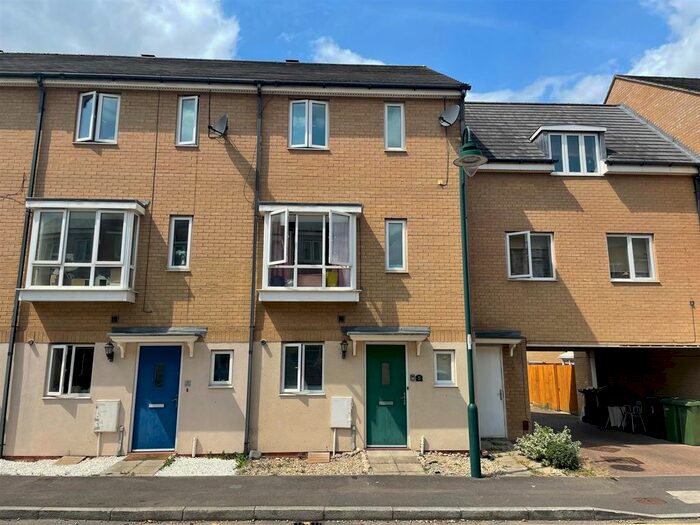 3 Bedroom Town House To Rent In Harn Road, Hampton Centre, Peterborough, PE7