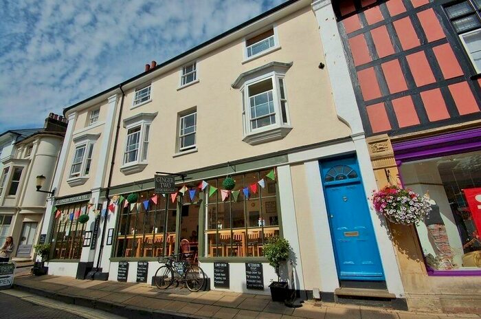 2 Bedroom Flat To Rent In Winchester City Centre, SO23