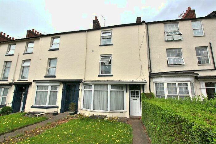 5 Bedroom House Of Multiple Occupation To Rent In Royal Terrace, Barrack Road, Northampton, NN1