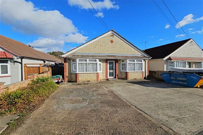2 Bedroom Detached Bungalow For Sale In Park Drive, Braintree, CM7