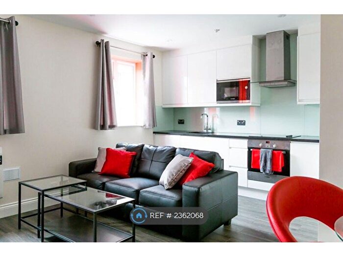 1 Bedroom Flat To Rent In Millbrooke Court, London, SW15