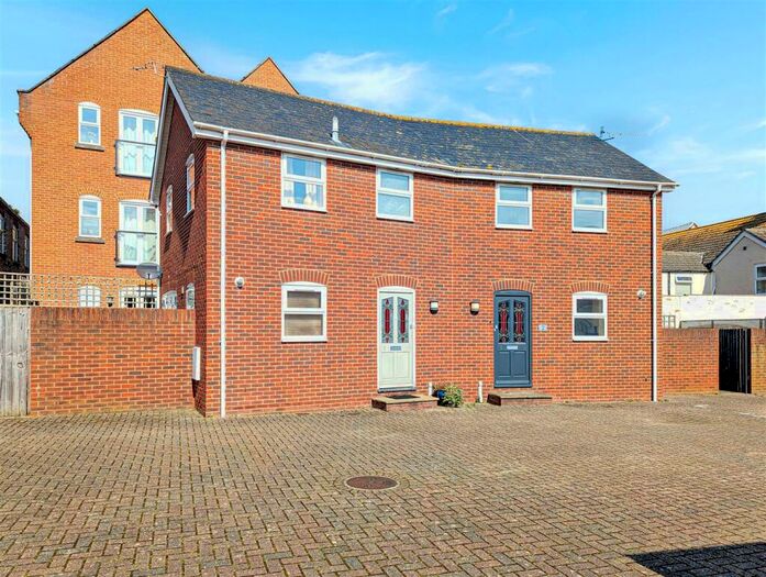 2 Bedroom Semi-Detached House To Rent In Globe Lane, Poole, BH15