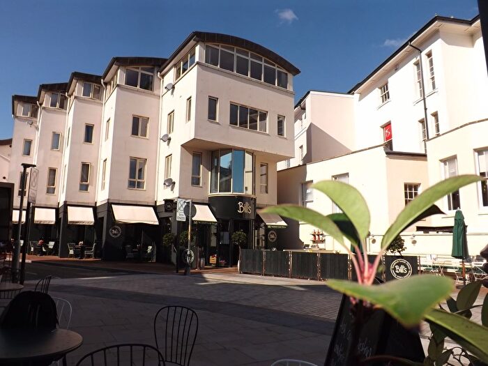 2 Bedroom Flat To Rent In Times Square, Tunbridge Wells, TN1
