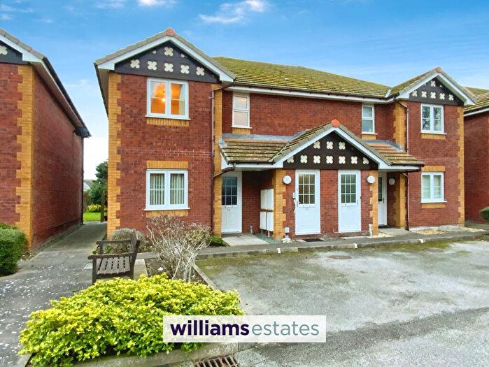 2 Bedroom Flat For Sale In Boughton Avenue, Rhyl, LL18