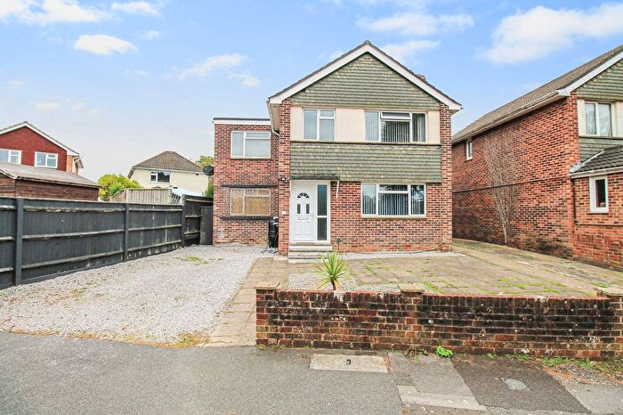 4 Bedroom Detached House For Sale In Magpie Gardens, Sholing, SO19