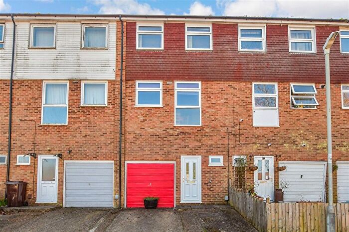 4 Bedroom Terraced House For Sale In High Trees Close, Willesborough, Ashford, Kent, TN24