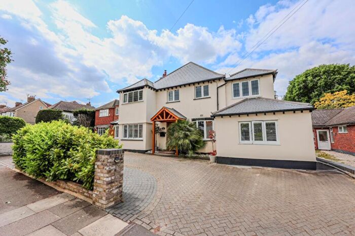 6 Bedroom Detached House For Sale In Southbourne Grove, Westcliff-On-Sea, SS0