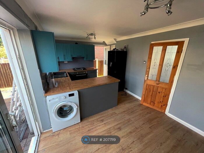 3 Bedroom Semi-Detached House To Rent In Bentinck Terrace, Warsop, Mansfield, NG20