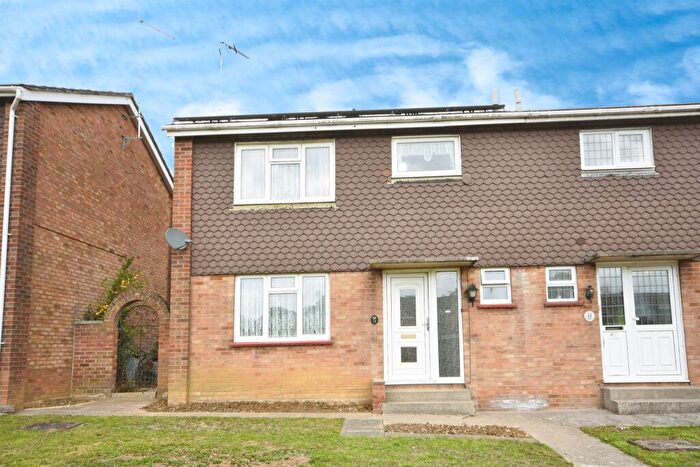 3 Bedroom End Of Terrace House For Sale In Romney Close, Braintree, CM7