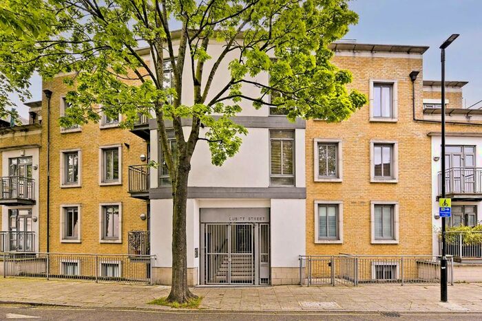 3 Bedroom Flat To Rent In Cubitt Street, London, WC1X