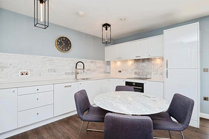 2 Bedroom Apartment For Sale In St. Clements Avenue, London, E3