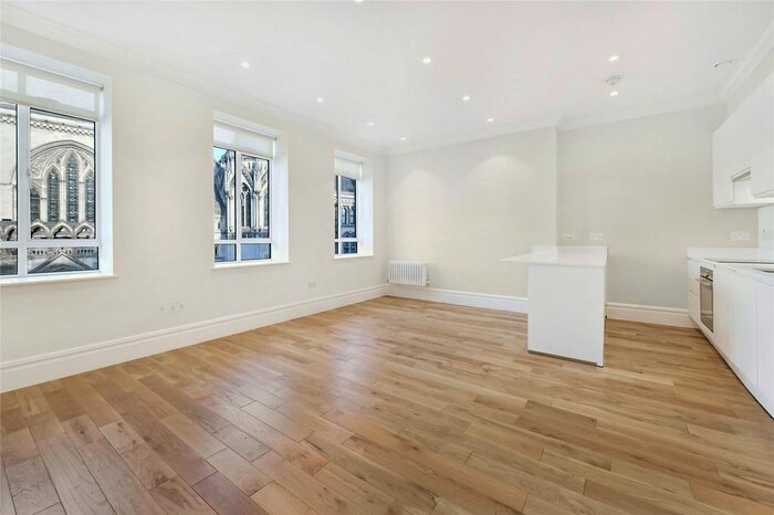 3 Bedroom Property To Rent In Devereux Court, 215 Strand, London WC2R