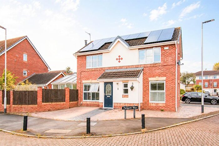 4 Bedroom Detached House For Sale In Padgett Way, Wakefield, WF2