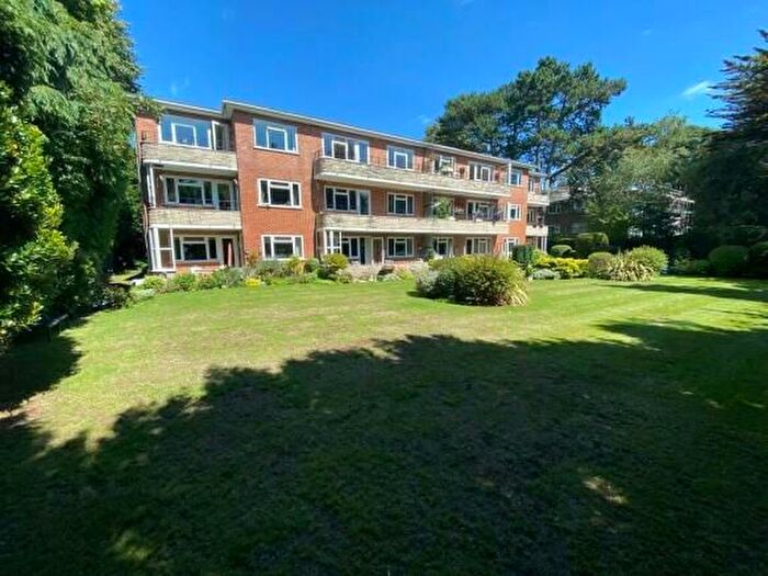 2 Bedroom Flat To Rent In Eden Court, Bournemouth, BH4