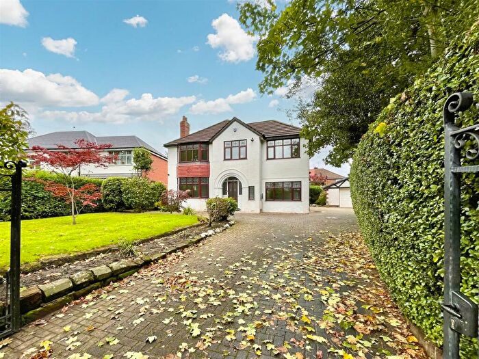 4 Bedroom Detached House To Rent In Ashton Lane, Sale, M33