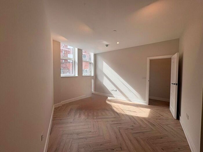 2 Bedroom Apartment To Rent In Carlton Crescent, Southampton, SO15