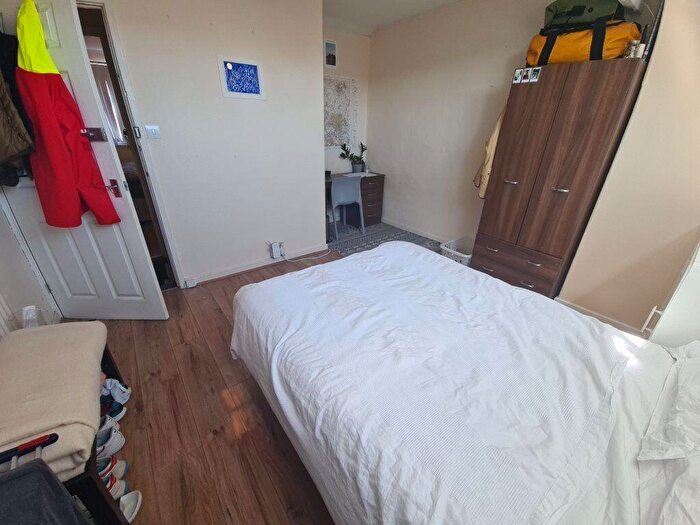 4 Bedroom House To Rent In Welton Place, Leeds, LS6