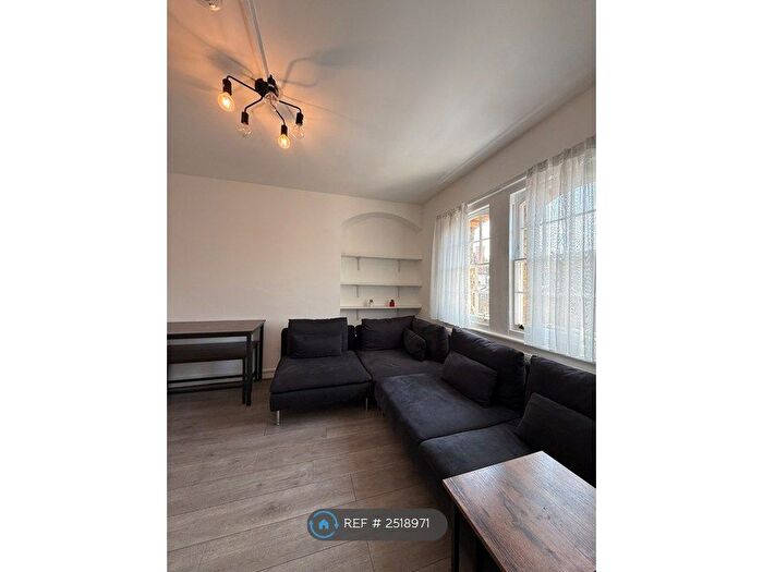 1 Bedroom Flat To Rent In Brewers Buildings, London, EC1V