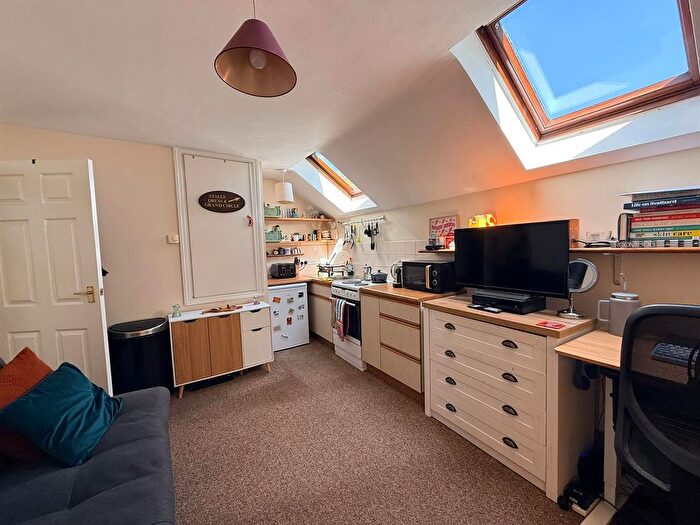 1 Bedroom Flat To Rent In High Newbiggin Street, Lord Mayors Walk, YO31