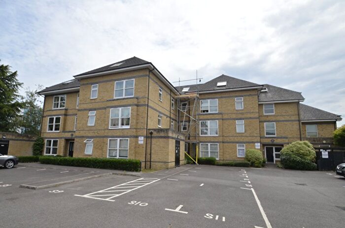 2 Bedroom Flat To Rent In Vicarage Road, Egham, TW20
