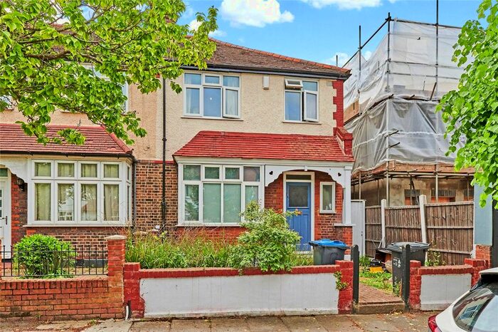 4 Bedroom End Terrace House For Sale In Rural Way, Furzedown, SW16