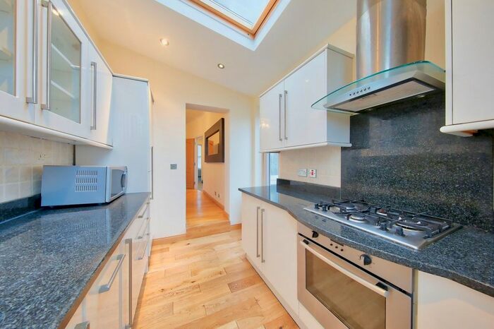 4 Bedroom Flat To Rent In Wimbledon Park Road, London SW18