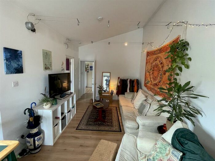 2 Bedroom Flat To Rent In Filton Avenue Horfield Bristol, BS7