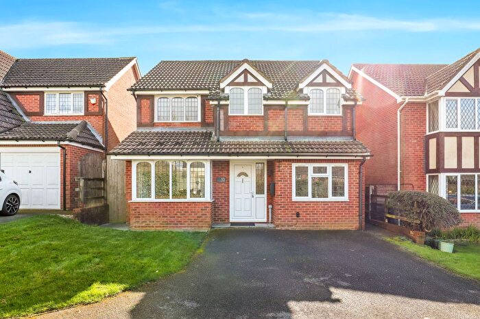 4 Bedroom Detached House For Sale In Reads Field, Four Marks, GU34