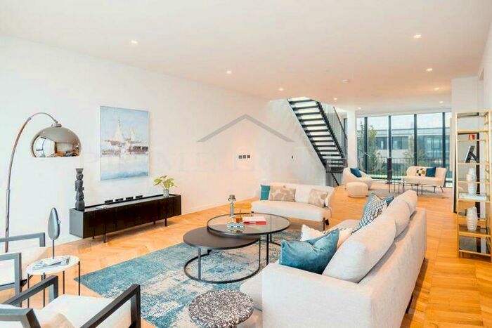 3 Bedroom Penthouse To Rent In Sky Villa, Boiler House, Battersea Power Station, SW11