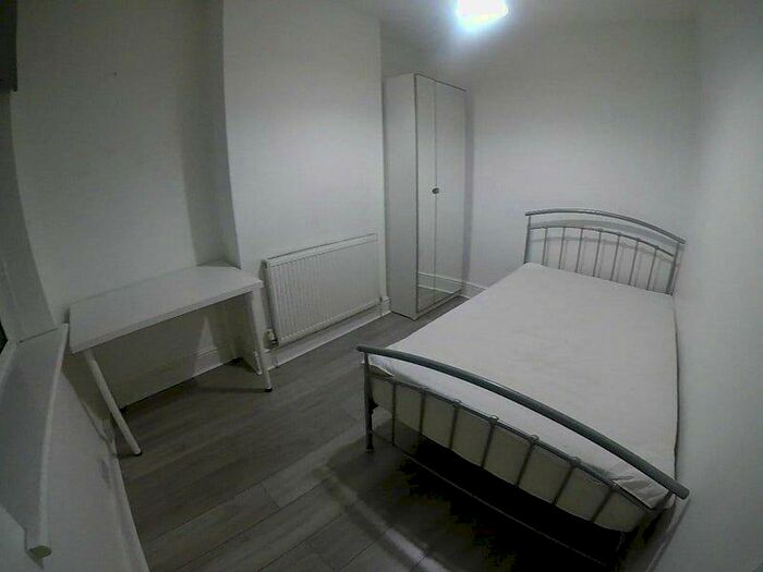 4 Bedroom Property To Rent In Railway Street, Cardiff, CF24