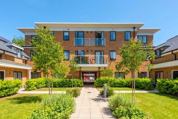 1 Bedroom Apartment To Rent In Victoria Road, Horley, Surrey, RH6