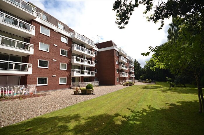 2 Bedroom Flat To Rent In Wheaton Grange, Bournemouth, BH4