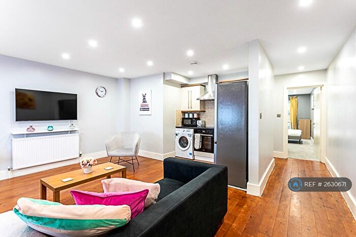 2 Bedroom Flat To Rent In St. John's Hill, London, SW11
