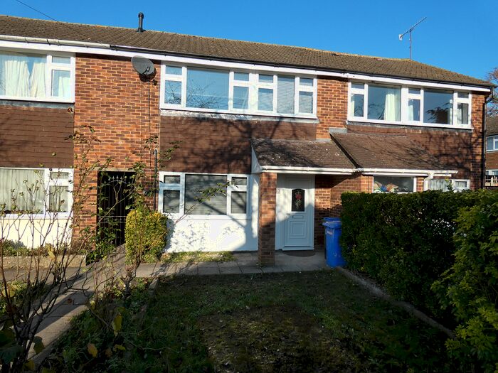 3 Bedroom Terraced House To Rent In Northwood Avenue, Knaphill, Woking, GU21
