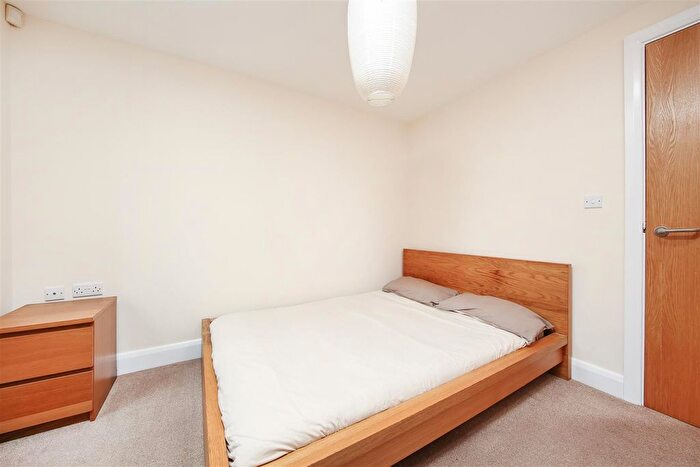 2 Bedroom Flat For Sale In Hall View, Bradbury Place, Chatsworth Road, Chesterfield, S40