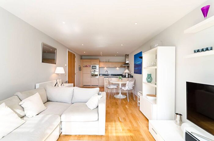2 Bedroom Flat For Sale In Fulham Road, Chelsea, London, SW10