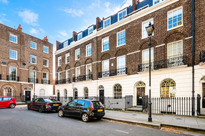 4 Bedroom House For Sale In Canonbury Square, London, N1